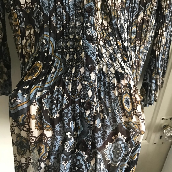 Larry Lavine Blouse, Wrinkle Free Blouse, Blue Top - Picture 2 of 7